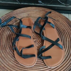 Topshop Black and Tan Strappy Sandals